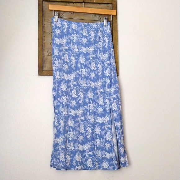 ☁️🐦 Sky Blue Floral Midi Skirt - Picture 1 of 1